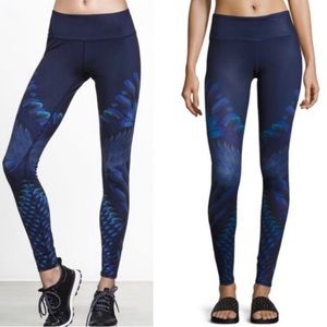 Alo X gypset goddess Peacock yoga leggings size Med blue green feathers